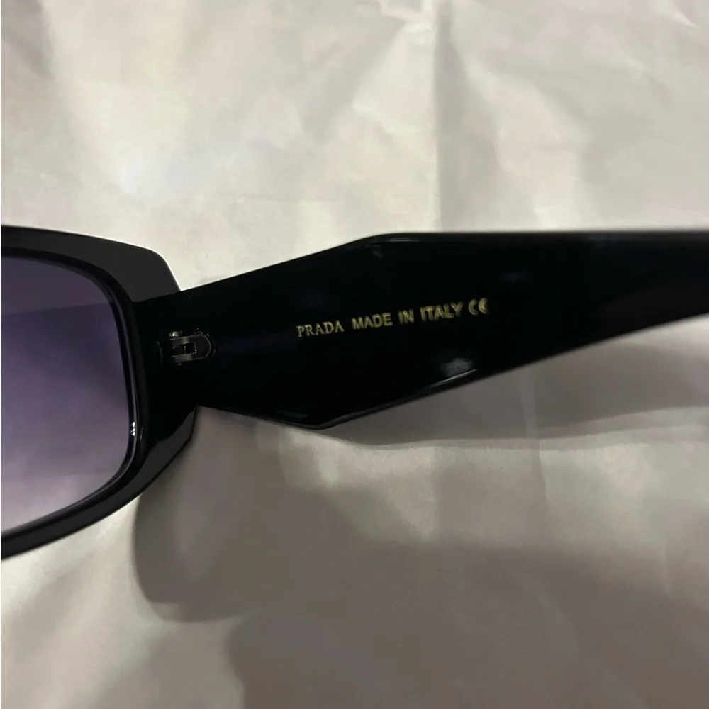 Black Geometric Sunglasses - Picture 6 of 12